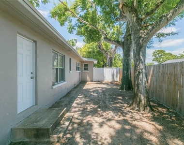 2600 52nd Avenue N - Photo Thumbnail 13
