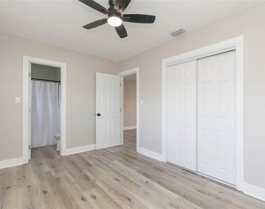 2600 52nd Avenue N - Photo Thumbnail 6