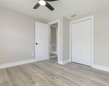 2600 52nd Avenue N - Photo Thumbnail 10