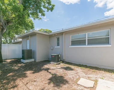 2600 52nd Avenue N - Photo Thumbnail 15