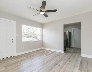 2600 52nd Avenue N - Photo Thumbnail 1