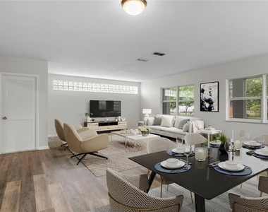 2910 W Price Avenue - Photo Thumbnail 13