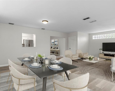 2910 W Price Avenue - Photo Thumbnail 15