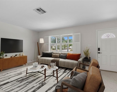 2910 W Price Avenue - Photo Thumbnail 6
