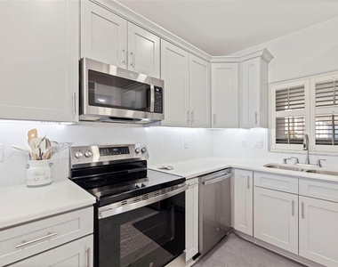 4950 Gulf Boulevard - Photo Thumbnail 12