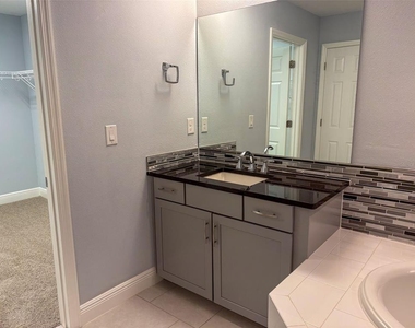 12860 Satin Lily Drive - Photo Thumbnail 21