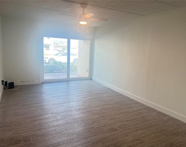 10365 Paradise Boulevard - Photo Thumbnail 10