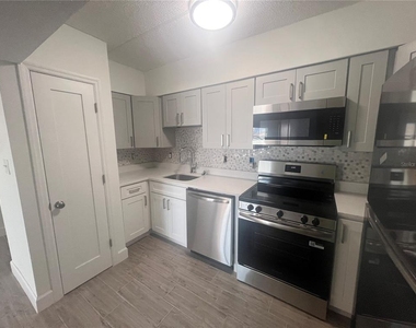 10365 Paradise Boulevard - Photo Thumbnail 9