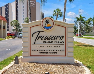 10365 Paradise Boulevard - Photo Thumbnail 1