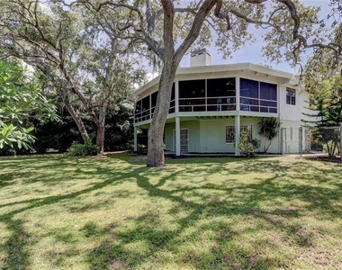 5828 Oakhurst Drive - Photo Thumbnail 21