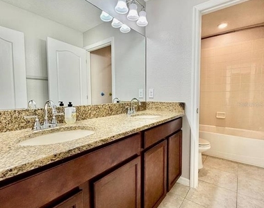 12404 Ballentrae Forest Drive - Photo Thumbnail 30