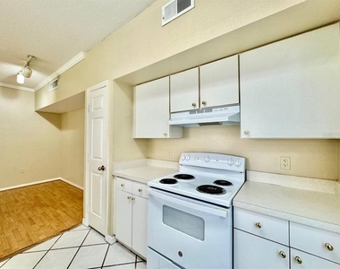 10440 White Lake Court - Photo Thumbnail 7