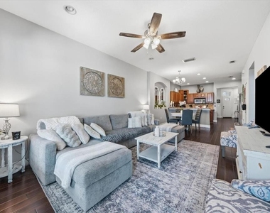 9606 Royce Drive - Photo Thumbnail 7