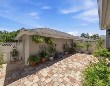 9606 Royce Drive - Photo Thumbnail 21