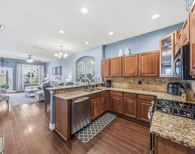 9606 Royce Drive - Photo Thumbnail 4
