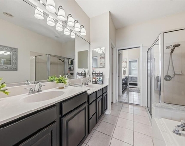 9606 Royce Drive - Photo Thumbnail 13