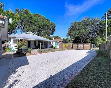 901 W Baker Street - Photo Thumbnail 18