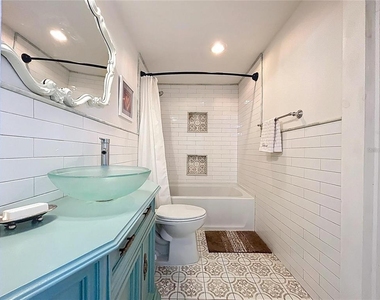 901 W Baker Street - Photo Thumbnail 14