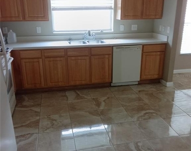 7724 Outerbridge Street - Photo Thumbnail 6
