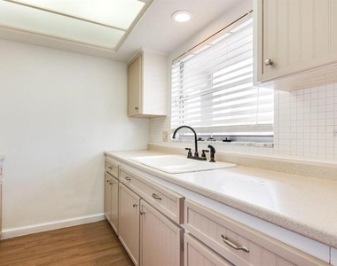 1303 S Hercules Avenue - Photo Thumbnail 12