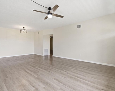 2434 Australia Way E - Photo Thumbnail 4