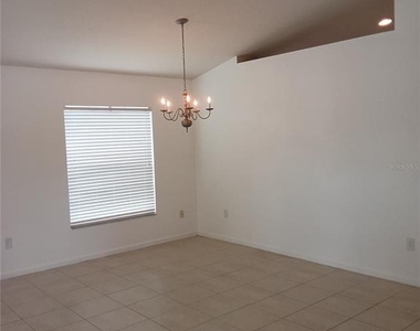 7733 Outerbridge Street - Photo Thumbnail 3