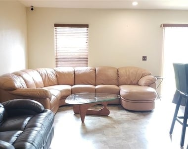 4560 Ashburn Square Drive - Photo Thumbnail 2