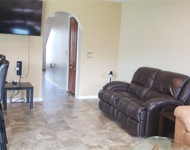 4560 Ashburn Square Drive - Photo Thumbnail 4