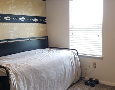 4560 Ashburn Square Drive - Photo Thumbnail 21