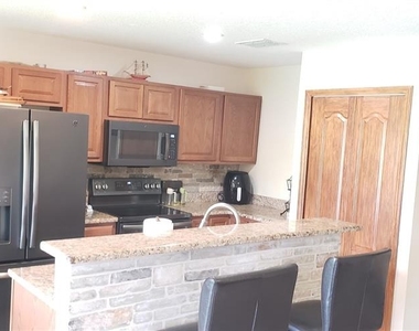4560 Ashburn Square Drive - Photo Thumbnail 11