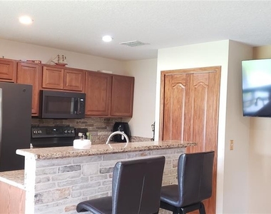4560 Ashburn Square Drive - Photo Thumbnail 10