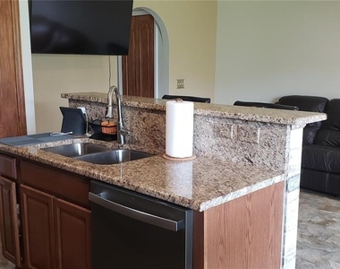 4560 Ashburn Square Drive - Photo Thumbnail 7