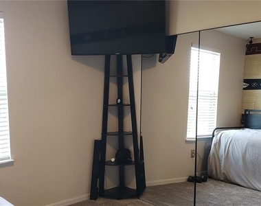 4560 Ashburn Square Drive - Photo Thumbnail 22