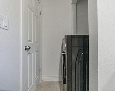 556 Clearwater Largo Road N - Photo Thumbnail 9
