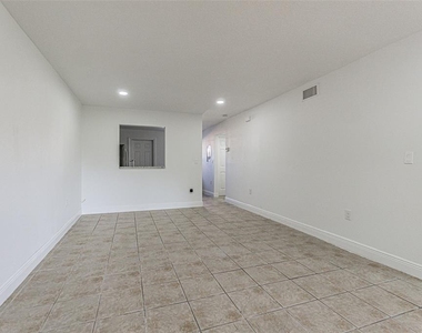 556 Clearwater Largo Road N - Photo Thumbnail 2