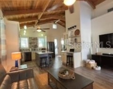 525 Lexington Street - Photo Thumbnail 3