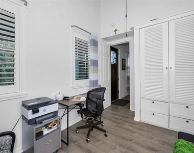 525 Lexington Street - Photo Thumbnail 21