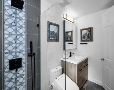 525 Lexington Street - Photo Thumbnail 23