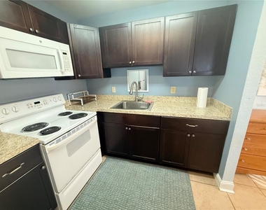 1802 Bedford Terrace - Photo Thumbnail 10