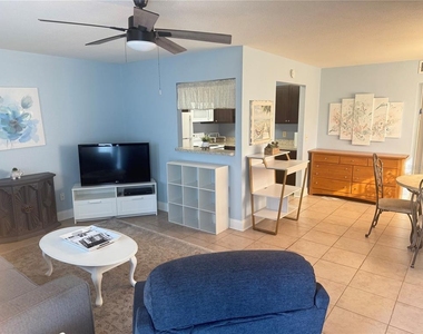 1802 Bedford Terrace - Photo Thumbnail 7