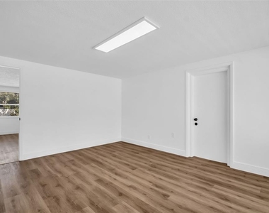 4767 26th Avenue N - Photo Thumbnail 10