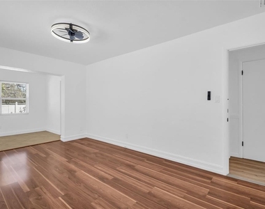 4767 26th Avenue N - Photo Thumbnail 26