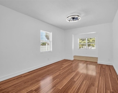 4767 26th Avenue N - Photo Thumbnail 25