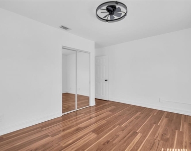 4767 26th Avenue N - Photo Thumbnail 19