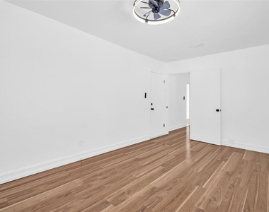 4767 26th Avenue N - Photo Thumbnail 24