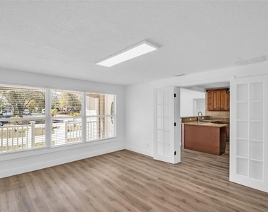 4767 26th Avenue N - Photo Thumbnail 9