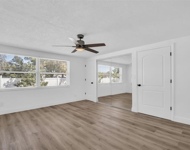 4767 26th Avenue N - Photo Thumbnail 12