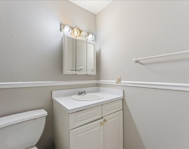 6345 Newtown Circle - Photo Thumbnail 19