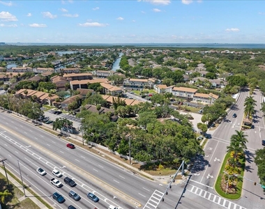 6345 Newtown Circle - Photo Thumbnail 35