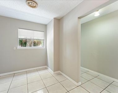 6345 Newtown Circle - Photo Thumbnail 7